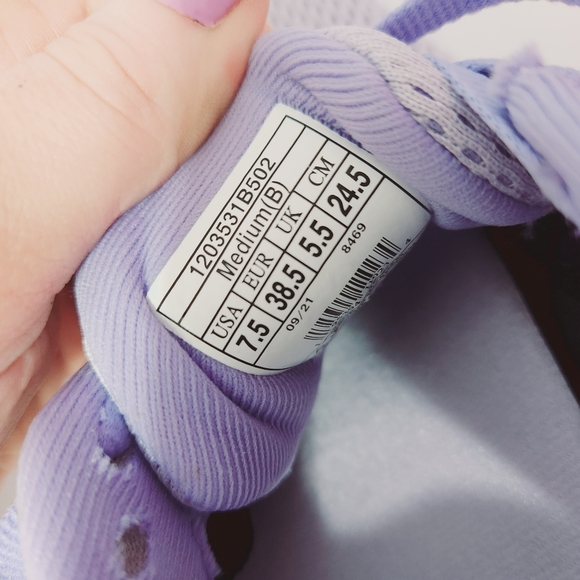 PASTEL Brooks Adrenaline GTS 22 EMPOWER Purple Pink 7.5 Running Shoes NWT Cute! - Picture 10 of 12